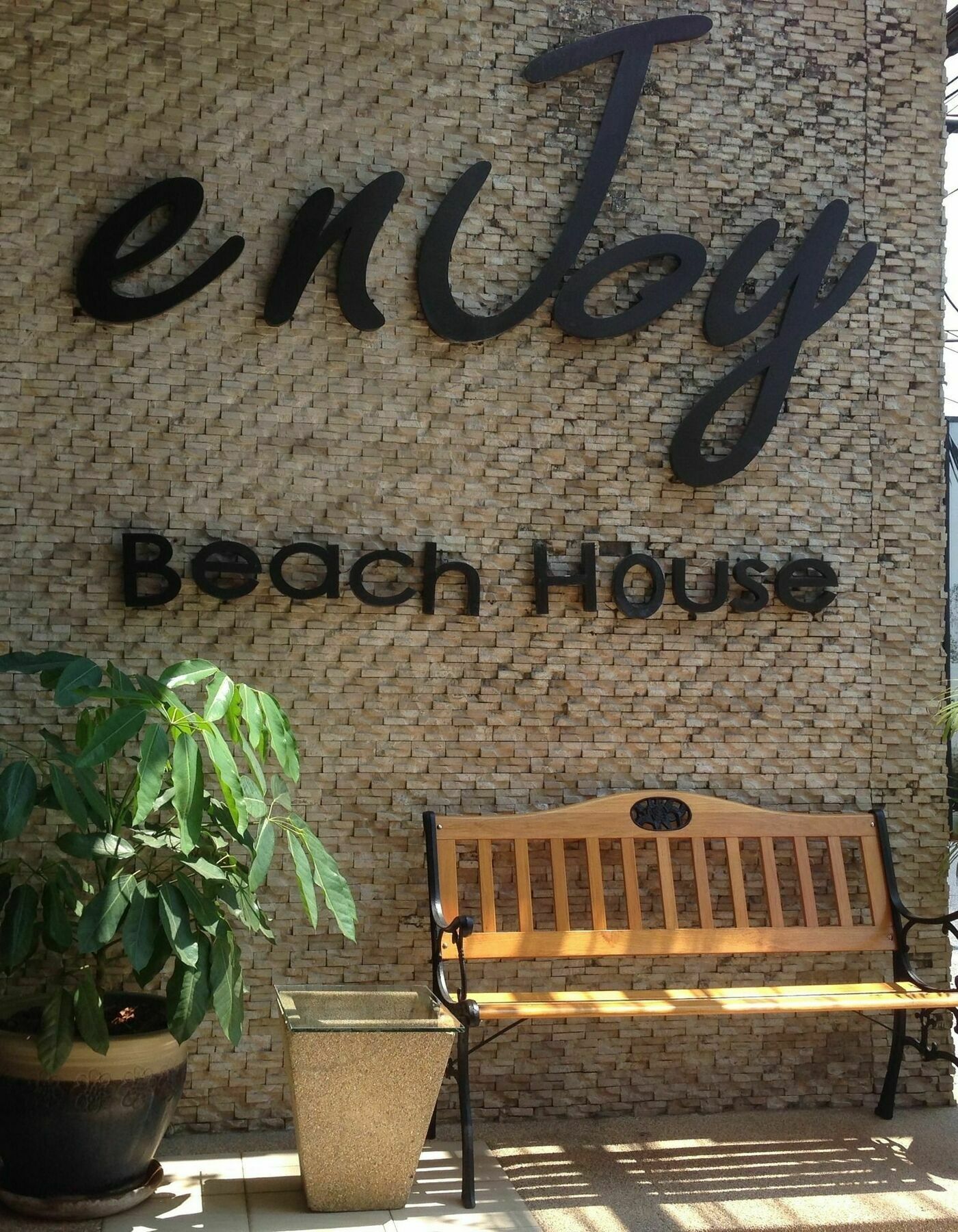 Enjoy'S Beach House & Cafe' Ban Karon Buitenkant foto