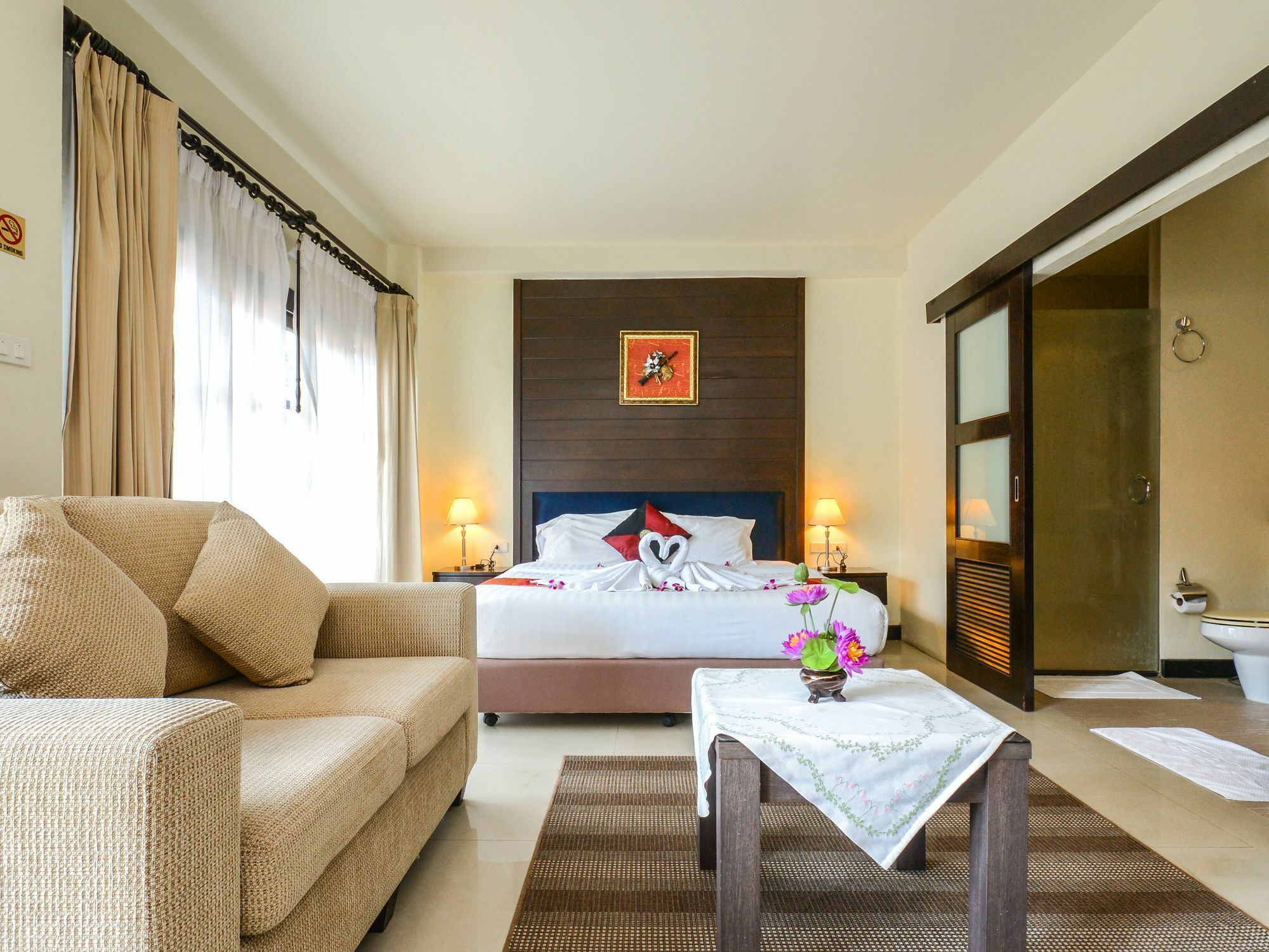Enjoy'S Beach House & Cafe' Ban Karon Buitenkant foto