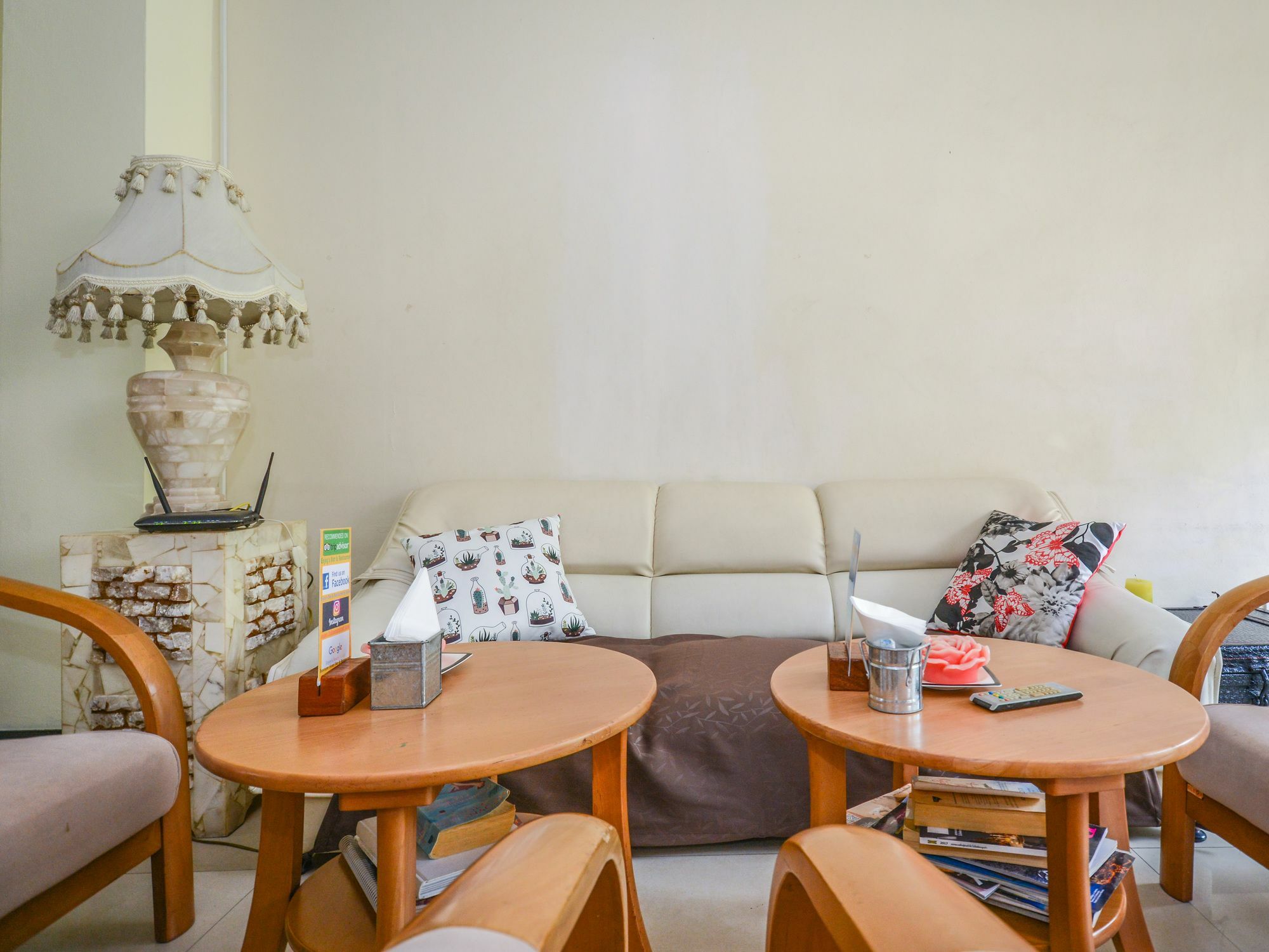 Enjoy'S Beach House & Cafe' Ban Karon Buitenkant foto
