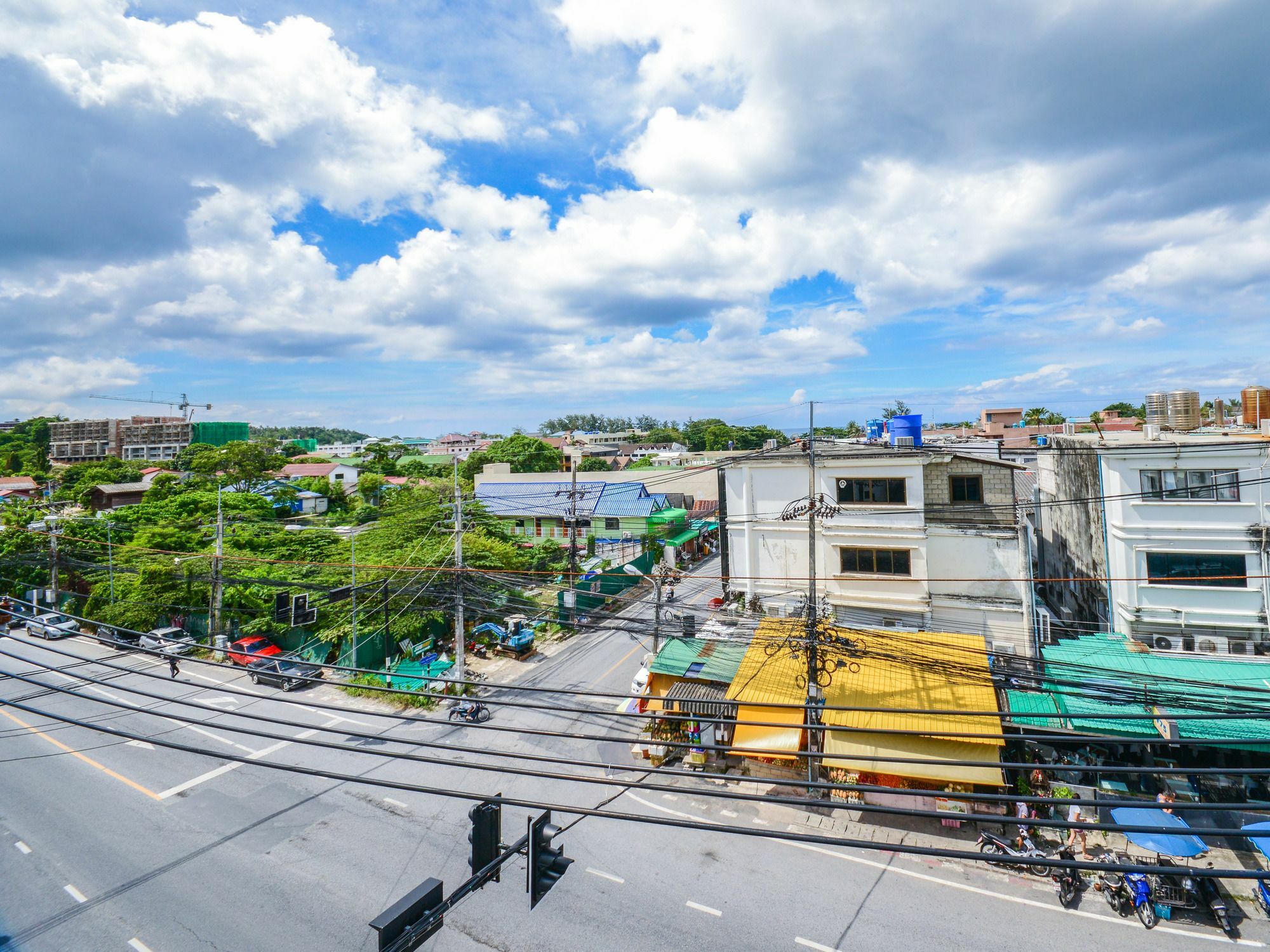 Enjoy'S Beach House & Cafe' Ban Karon Buitenkant foto