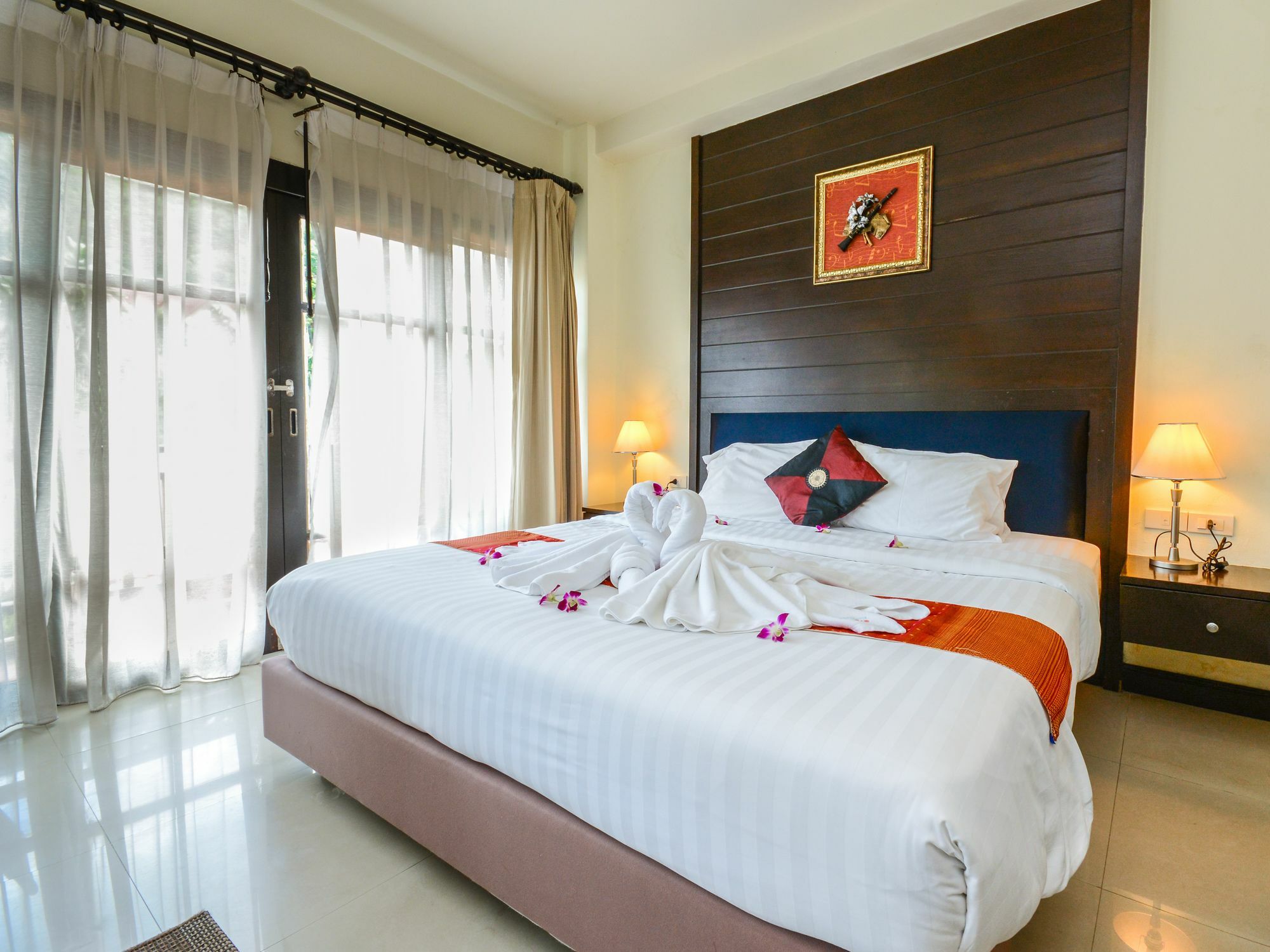 Enjoy'S Beach House & Cafe' Ban Karon Buitenkant foto