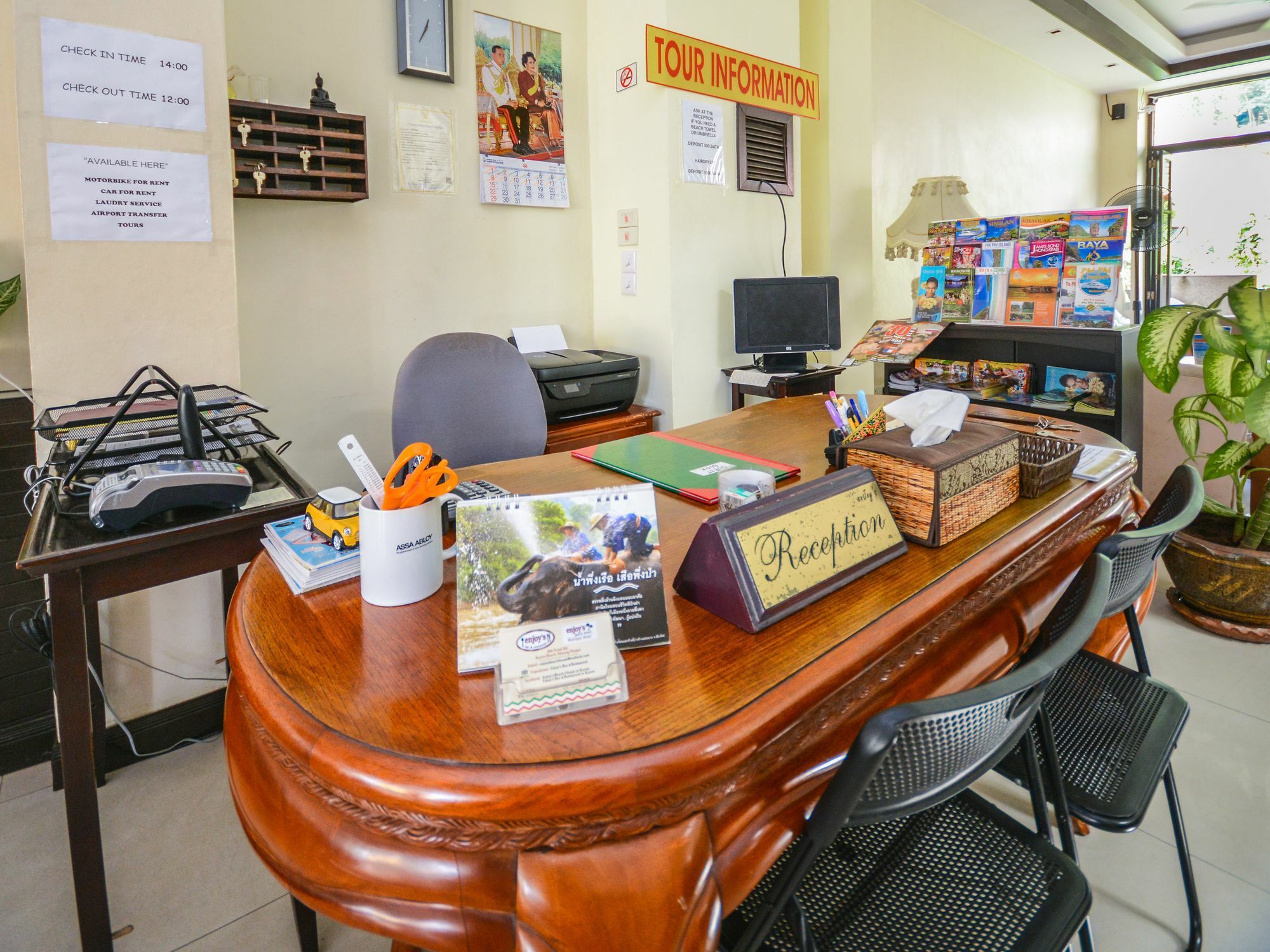Enjoy'S Beach House & Cafe' Ban Karon Buitenkant foto