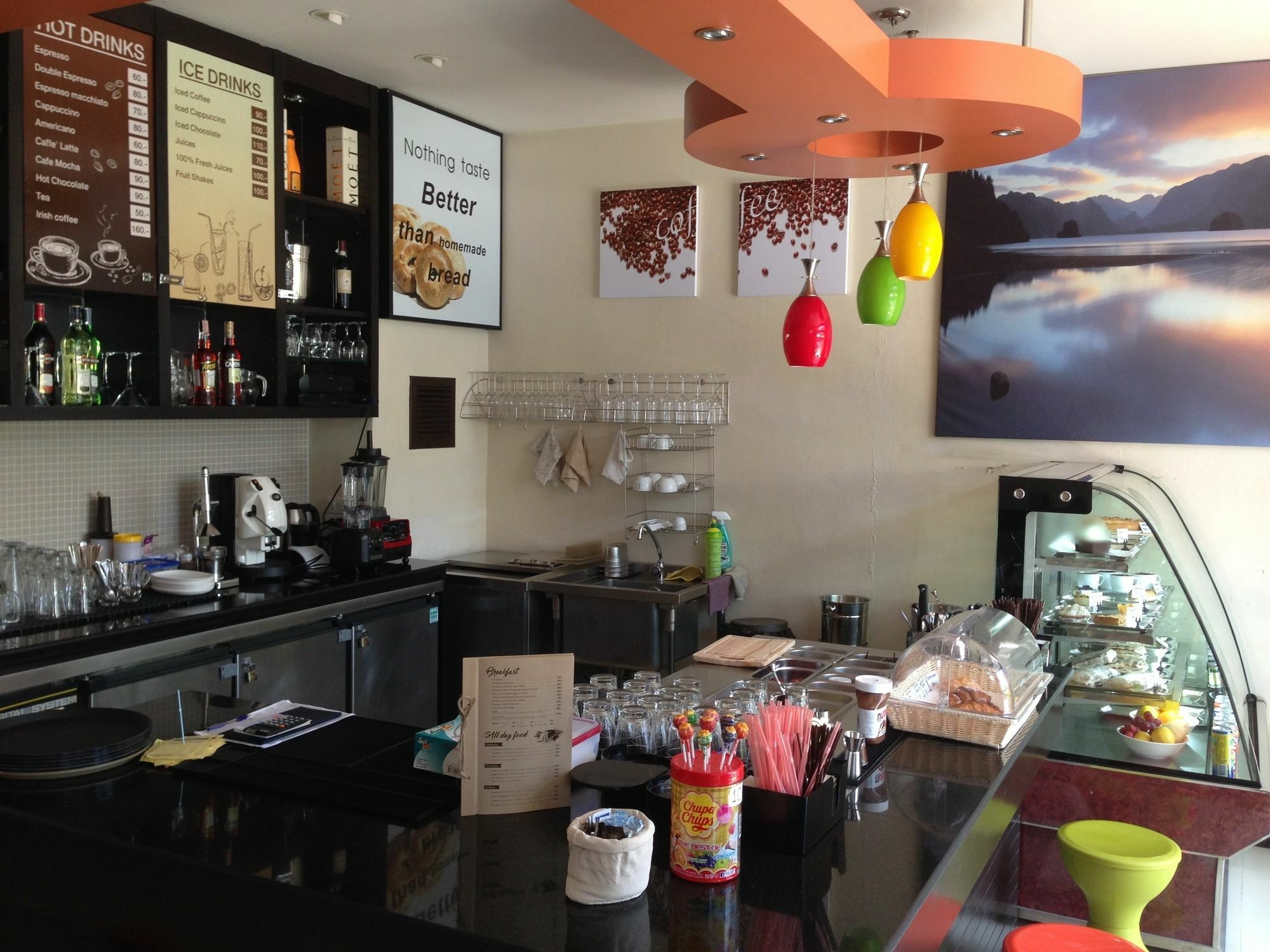 Enjoy'S Beach House & Cafe' Ban Karon Buitenkant foto